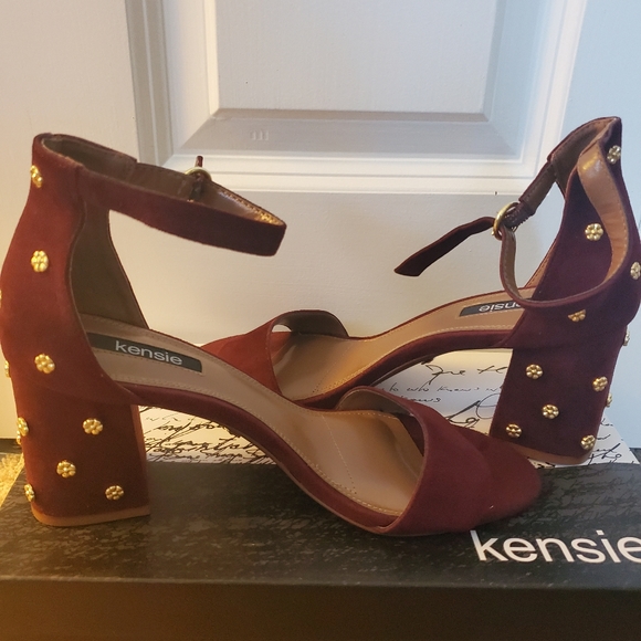 Kensie Suede Sandals - Picture 1 of 8